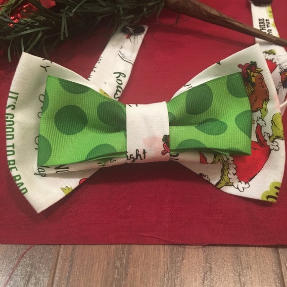 The Grinch Bow Tie - Picture 1 of 5